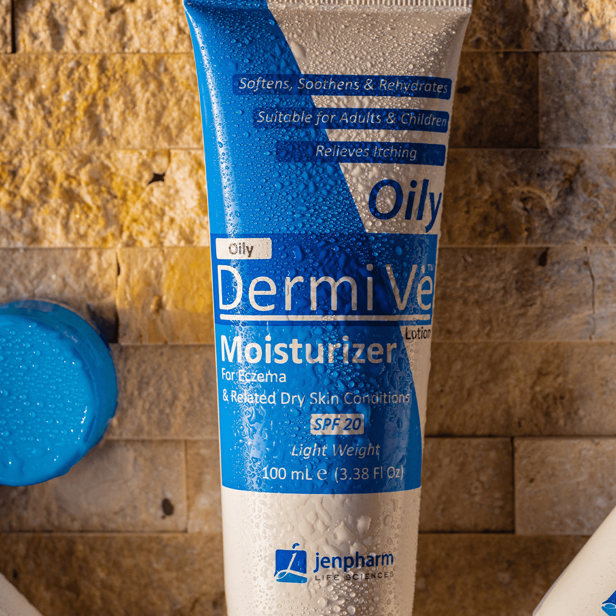Dermive oily 2-min dermive-oily-moisturizer
